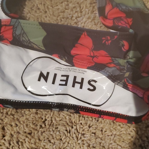 Shein bikini - Picture 3 of 3